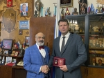 Г.Б. Мирзоев вручил медаль «За вклад в защиту Русского мира» В.Е. Ястребову